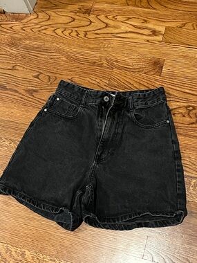 Zara Black High-Rise Relaxed Denim Shorts